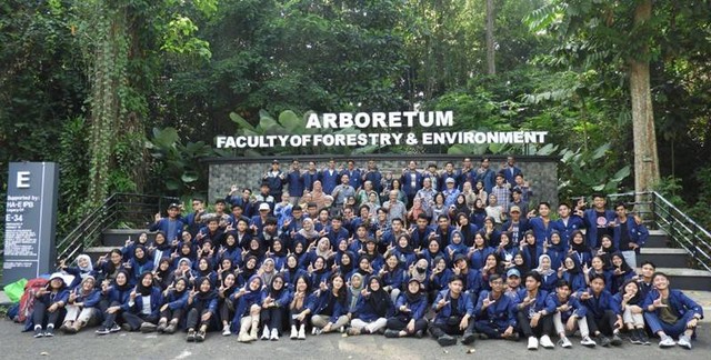 KSHE IPB Lepas Mahasiswa untuk Praktik Lapang Konservasi dan Magang Kolaboratif