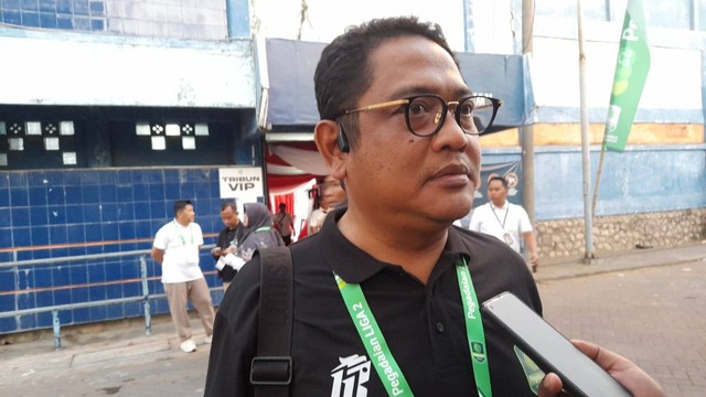 Exco PSSI, Endri Erawan, ketika ditemui di Stadion Surajaya, Lamongan. Foto: Dok. Istimewa