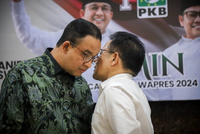 Bacapres Anies Baswedan bersama Bacawapres Muhaimin Iskandar saat menyambangi kantor DPP PKB di Cikini, Jakarta, Senin (11/9/2023). Foto: Jamal Ramadhan/kumparan