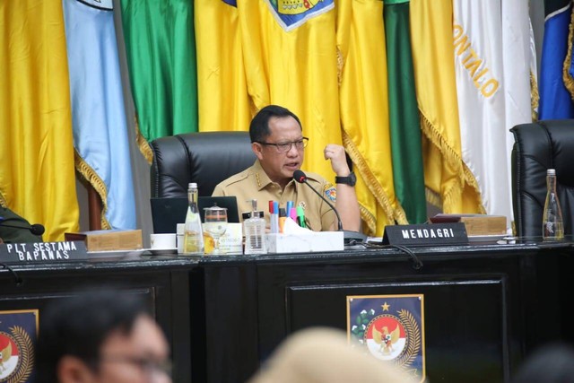 Mendagri Tito Karnavian memimpin Rapat Koordinasi (Rakor) Pengendalian Inflasi Daerah di Gedung Sasana Bhakti Praja (SBP), Kantor Kemendagri, Jakarta, Senin (11/9/2023). Foto: Kemendagri RI