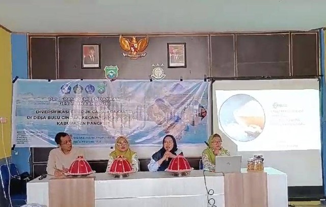 Tim Dosen Unismuh — Umpar Gelar Penyuluhan Diversifikasi Produk