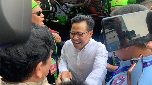 Capres cawapres Anies Baswedan-Muhaimin Iskandar (Cak Imin) tiba di deklarasi dukungan serikat buruh. Foto: Paulina Herasmaranindar/kumparan