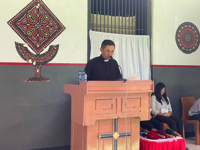 Kunjungan Kasih Gereja Toraja Jemaat Rantepao Bawa Berkat untuk WBP Rutan Makale (1)