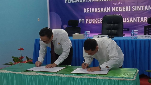 PTPN XIII dan Kejari Sintang Tandatangani MoU. Foto: Dok. PTPN XIII