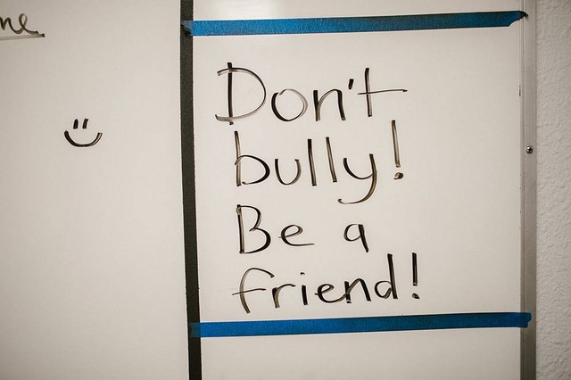 Ilustrasi kata kata poster anti bullying di sekolah. Sumber: www.pexels.com