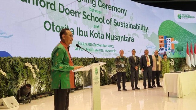 Kepala Otorita Ibu Kota Nusantara (OIKN) Bambang Susantono dalam pendatantangan Letter of Intent (LOI) atau komitmen awal Stanford University berinvestasi di Ibu Kota Negara (IKN) Nusantara. Foto: Instagram/@bambangsusantono