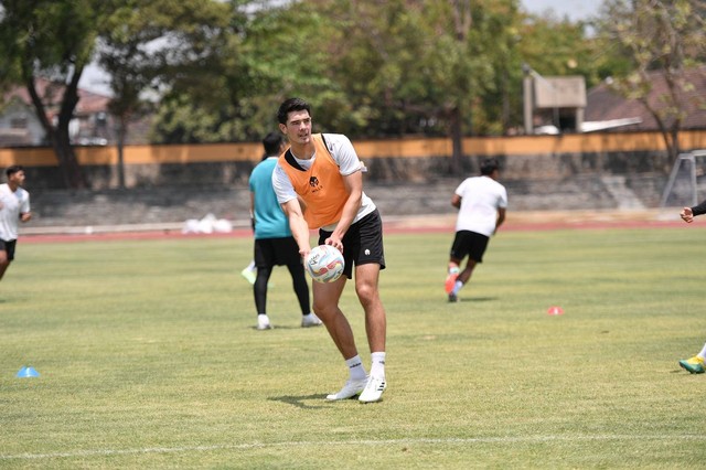 Elkan Baggott saat berlatih dengan Timnas U-23 Indonesia. Foto: PSSI