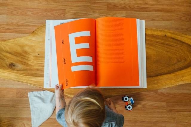 Ilustrasi contoh latihan soal bahasa Inggris kelas 2 SD semester 1. Foto: Unsplash/Paul Hanaoka