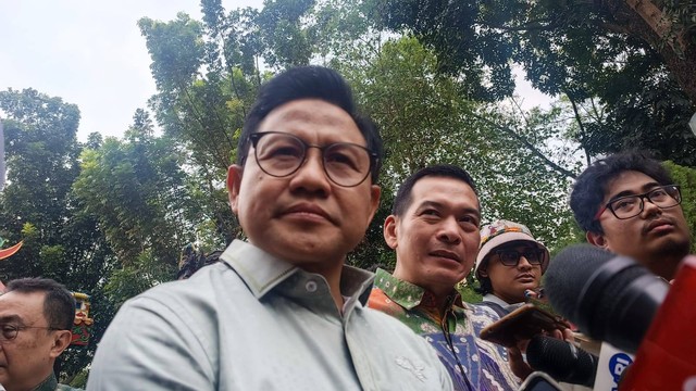 Cak Imin usai acara diskusi antar umat beragama di Klenteng Kong Miao TMII, Kamis (14/9/2023). Foto: Thomas Bosco/kumparan