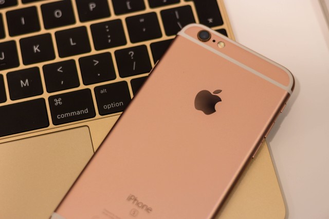 Ilustrasi iPhone sebagai HP favorit Generasi Z. Foto: Pexels