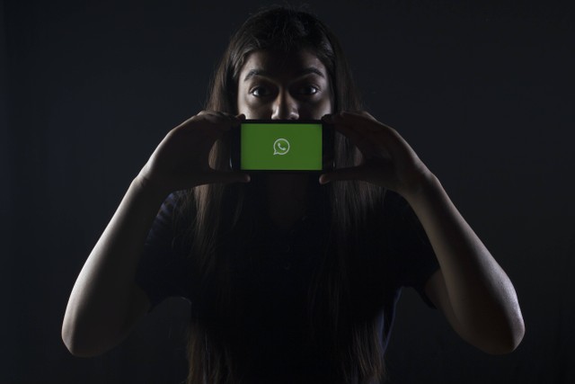 Ilustrasi Cara agar Notifikasi Whatsapp Muncul, Foto: Unsplash/Rachit Tank