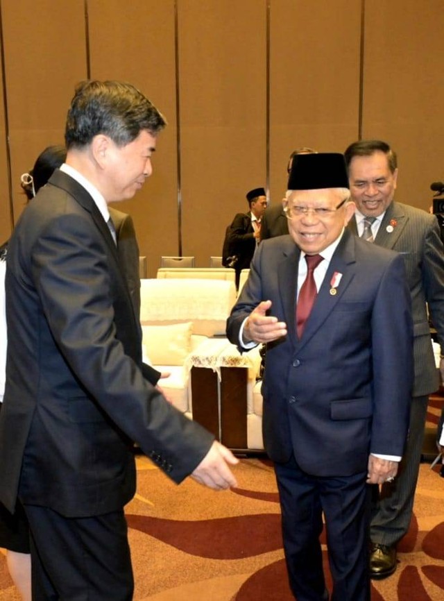 Wakil Presiden Ma'ruf Amin melakukan pertemuan dengan Sekretaris Partai Komunis China (CPC) Komite Provinsi Fujian/Ketua Komite Tetap Kongres Rakyat Provinsi Fujian, Zhou Zuyi. Foto: Dok. BPMI Setwapres