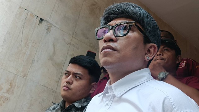 Ipay jalani pemeriksaan atas laporannya terhadap Ian Kasela, Polda Metro Jaya, Jumat (15/9/2023). Foto: Giovanni/kumparan