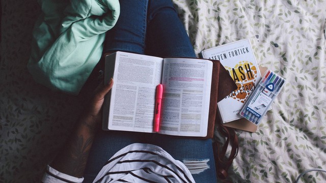 Ilustrasi 20 lawan kata dalam bahasa Inggris, sumber: unsplash/JazminQuaynor