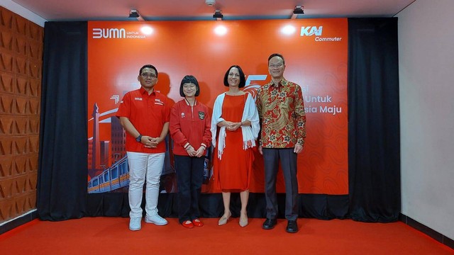 PT KCI, Google Indonesia, dan GoTo kembangkan aplikasi C-Access atasi penumpang KRL numpuk, Jumat (15/9/2023). Foto: Fariza Rizky Ananda/kumparan