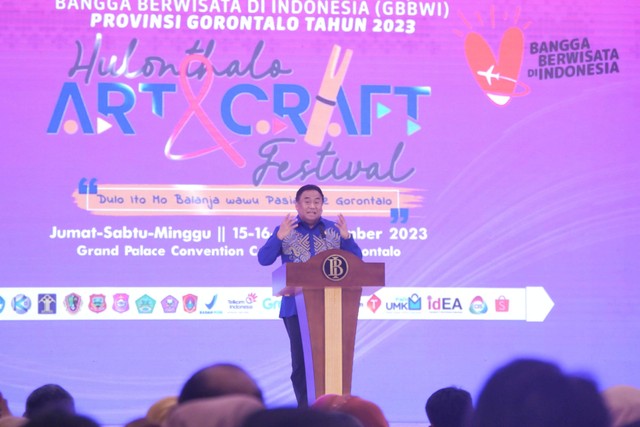 Wakil Ketua DPR Rachmat Gobel saat acara Hulonthalo Art & Craft Festival di Gorontalo. Foto: Dok. Rachmat Gobel