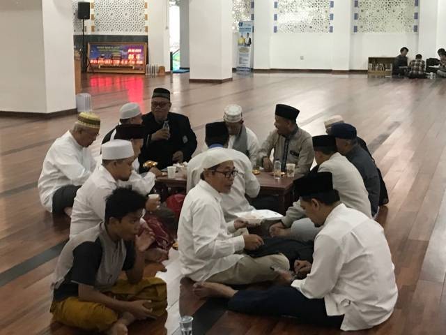 Makanan halal kunci ketentraman hati. Foto : Wonglanang