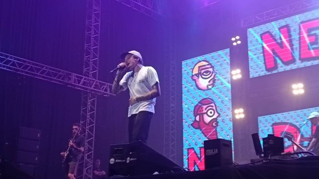 Konser Neck Deep di Surabaya. Foto: Farusma/kumparan