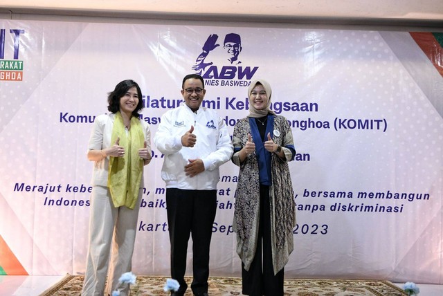 Anies Baswedan beserta istri Fery Farhati bertemu  Veronica Tan saat silaturahmi dengan Komunitas Masyarakat Indonesia Tionghoa (KOMIT) pada Jumat (15/9). Foto: Dok. Istimewa