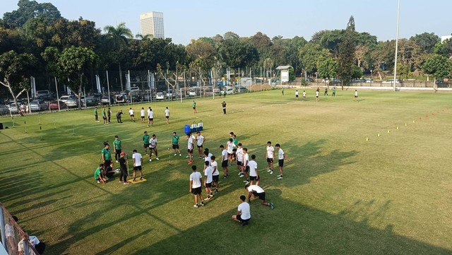 Latihan Timnas U-17 Indonesia persiapan Piala Dunia U-17 di Lapangan ABC, Senayan, Jakarta, pada Sabtu (16/9). Foto: Jodi Hermawan/kumparan