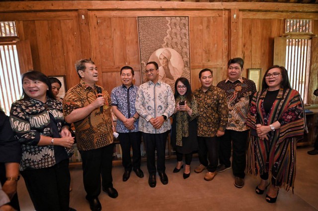 Bacapres Anies Baswedan menerima kunjungan pendeta-pendeta dan Badan Persaudaraan Antar Iman (BERANI) di kediamannya, di Lebak Bulus, Jakarta Selatan, Jumat (15/9/2023). Foto: Dok. Istimewa