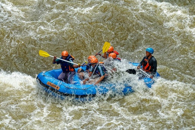 Ilustrasi tempat rafting di Bandung, Sumber: Pexels/Tom Fisk