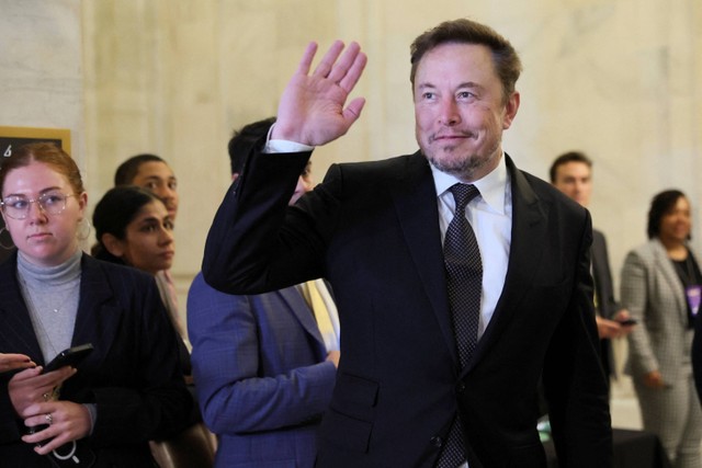 CEO Tesla Elon Musk menghadiri Forum Wawasan Kecerdasan Buatan (AI) bipartisan untuk seluruh senator AS yang diselenggarakan oleh Pemimpin Mayoritas Senat Chuck Schumer (D-NY) di US Capitol di Washington, AS. Foto: Leah Millis/REUTERS