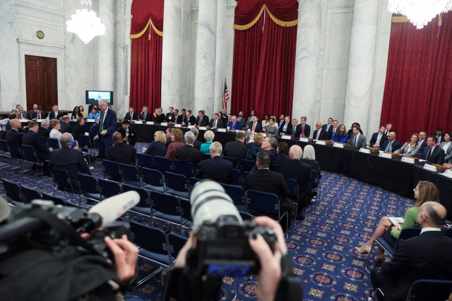 Forum Wawasan Kecerdasan Buatan (AI) bipartisan untuk seluruh senator AS yang diselenggarakan oleh Pemimpin Mayoritas Senat Chuck Schumer (D-NY) di US Capitol di Washington, AS. Foto: Leah Millis/REUTERS