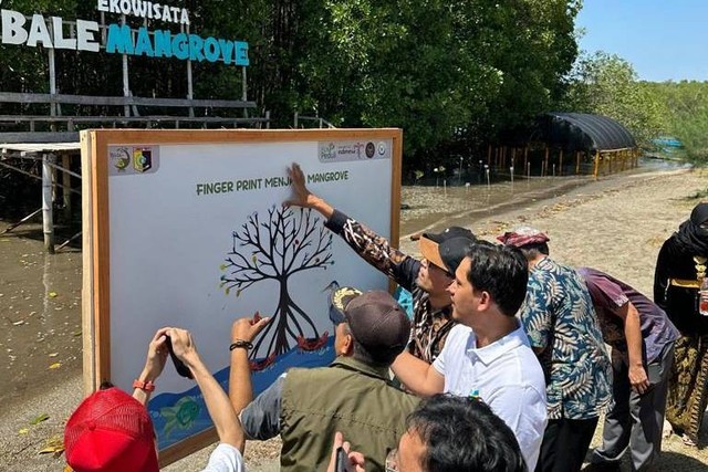 Acara Grand Opening Ekowisata Bale Mangrove, di Lombok Timur, Sabtu (16/9/2023). Foto: Kemenparekraf RI