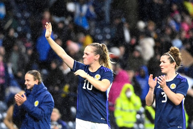 Selebrasi pemain timnas Skotlandia saat pertandingan Kualifikasi Zona Eropa Piala Dunia Wanita 2023 di stadion Hampden Park, di Glasgow, pada 6 Oktober 2022. Foto: Lesley Martin / AFP