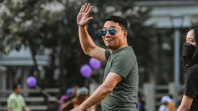 Ridwan Kamil jogging di CFD Jakarta, Minggu (17/9/2023). Foto: Instagram/@sport.bigpapaphoto