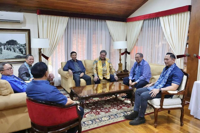 Pertemuan Susilo Bambang Yudhoyono (SBY) dan Prabowo Subianto di Hambalang, Bogor, Minggu (18/9/2023).  Foto: Instagram/@prabowo