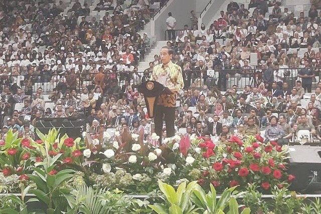 Presiden Joko Widodo menghadiri Festival LIKE di Indonesia Arena, Kompleks GBK, Jakarta, Senin (18/9/2023). Foto: Nadia Riso/kumparan