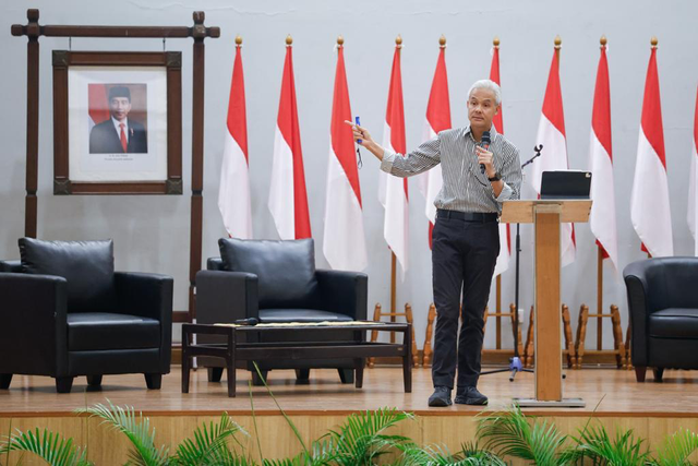 Ganjar Pranowo saat mengisi kuliah kebangsaan di Gedung FISIP UI, Depok, Jawa Barat, Senin (18/9/2023). Foto: Dok. Istimewa