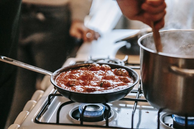 Ilustrasi Cara Bikin Sambal Bakso. Foto:Pexels/Gary Barnes.