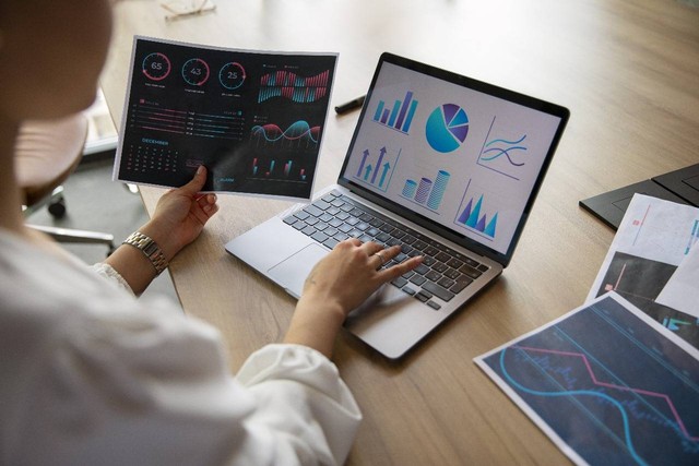 Ilustrasi Data Analytics (Sumber: Freepik)
