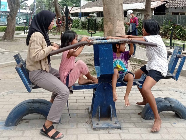 Dokumentasi kegiatan minggu bersama 'Sinau Bareng' GUSDURian: belajar sambil bermain. foto: Ai/GUSDURian