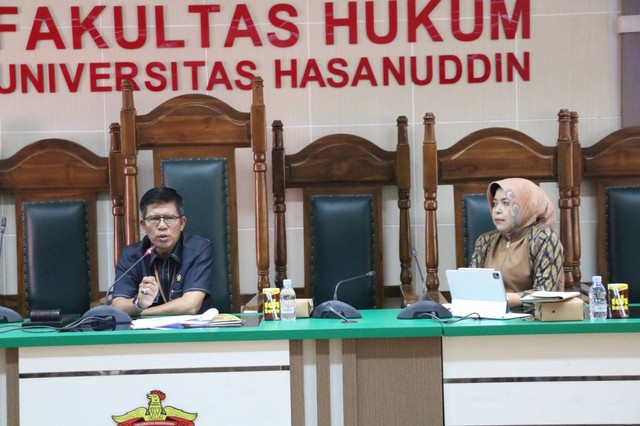 31 Juli 2023. Telah berlangsung kelas kajian Klinik Etik dan Advokasi Fakultas Hukum Universitas hasanuddin.  dengan materi Tata Tertib persidangan dan Sistem Keamanan Persidangan 