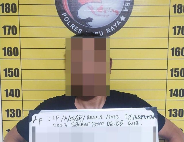 Pria di Kubu Raya ditangkap polisi karena menjual sabu. Foto: Dok. Polres Kubu Raya