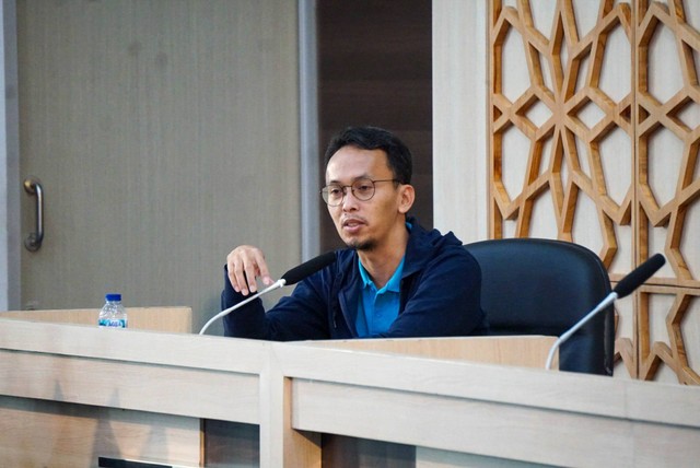 Pembicara Teguh Arifiyadi pada acara kumparan Anak Bangsa Curhat (ABC) di Universitas Muhammadiyah Yogyakarta, Rabu (20/9/2013). Foto: Melly Meiliani/kumparan