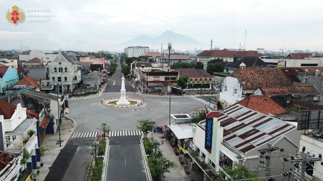 Tugu Golong Gilig atau Tugu Yogyakarta, salah satu bagian dari Sumbu Filosofi Yogyakarta. Foto: Kraton Jogja