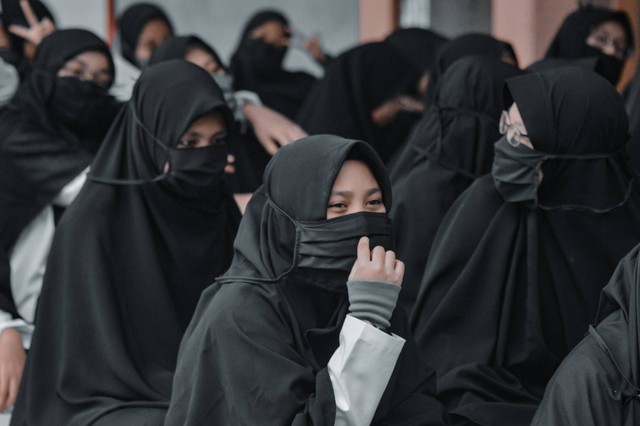 Ilustrasi Kata-Kata Mencari Ilmu di Pesantren, Sumber: Unsplash/Muhammad Adil