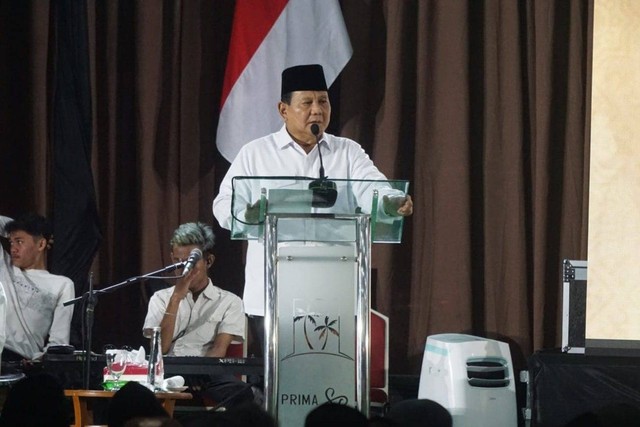 Prabowo Subianto di acara bertajuk 'Sarapan Bareng 1.000 Guru Ngaji Se-DIY' di Hotel Prima SR di Jalan Magelang, Kabupaten Sleman, Rabu (20/9/2023).  Foto: Dok. Istimewa