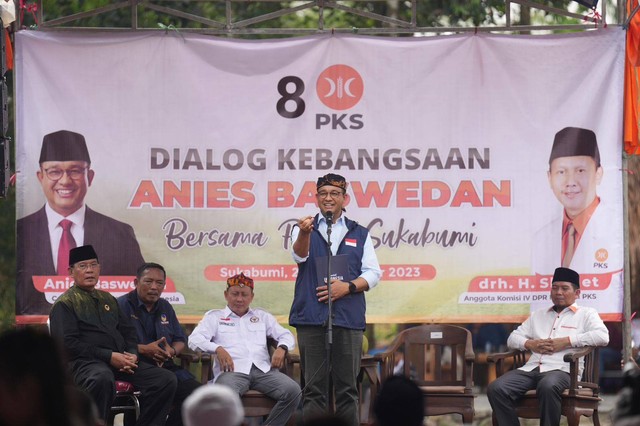 Bacapres Anies Baswedan berdialog dengan kelompok tani di Sukabumi, Jawa Barat, Rabu (20/9/2023). Foto: Dok. Istimewa