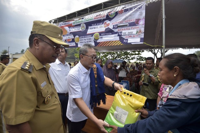 Mendag Zulhas Tinjau Pasar Di Sumba Barat: Harga Bapok Stabil Dan ...