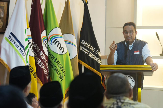 Bacapres Anies Baswedan dalam Dialog Kebangsaan: Mempersiapkan Generasi Muda Menuju Indonesia Emas, di Institut Madani Nusantara (IMN) Sukabumi, Rabu (20/9). Foto: Dok. Istimewa