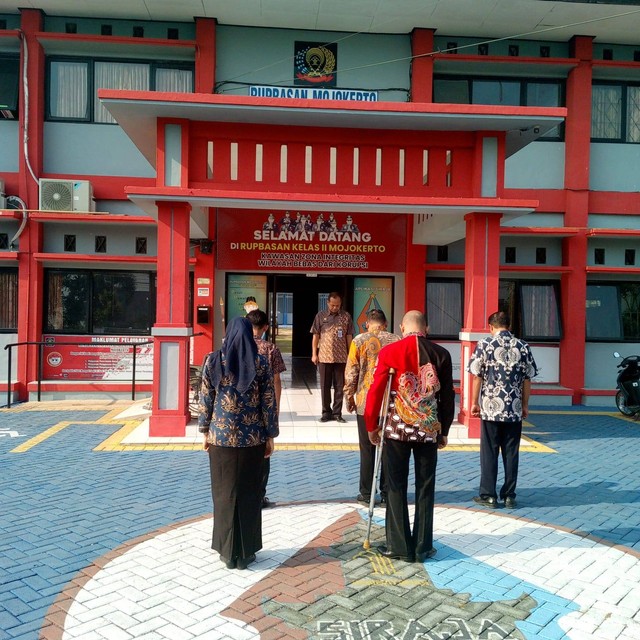 Kepala Rupbasan Mojokerto Imbau Seluruh ASN Disiplin Penggunaan Seragam (Foto:HumasRupMoker)