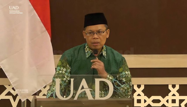 Drs. Pardjiman, M.Ag. Wakil Rektor Bidang AIK Universitas Ahmad Dahlan (UAD) pada acara Masta P2K 2023 (Dok. Muh Raihan Muzakki)