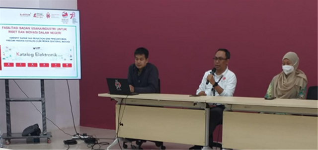 Gambar: Sambutan pembukaan kegiatan bimtek katalog elektronik sektoral inovasi dan super tax deduction oleh Muhamad Amin, Plt. Direktur Kemitraan Riset dan Inovasi. (Sumber dok. Foto pribadi).