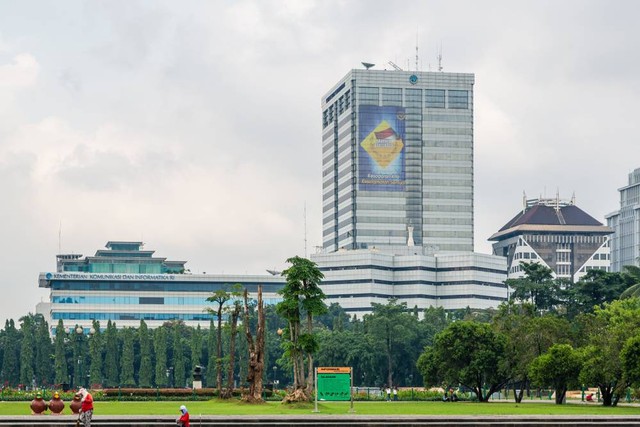 Ilustrasi gedung Kominfo. Foto: Uwe Aranas/Shutterstock